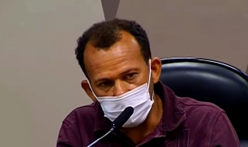 Foto: Motoboy Ivanildo G. da Silva depondo na CPI da Pandemia