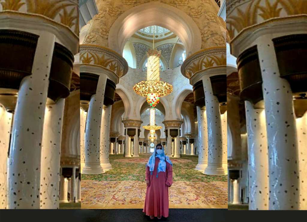 Marjorie Seidel no interior da Grande Mesquita Sheikh Zayed, Abu Dhabi, Emirados Árabes Unidos